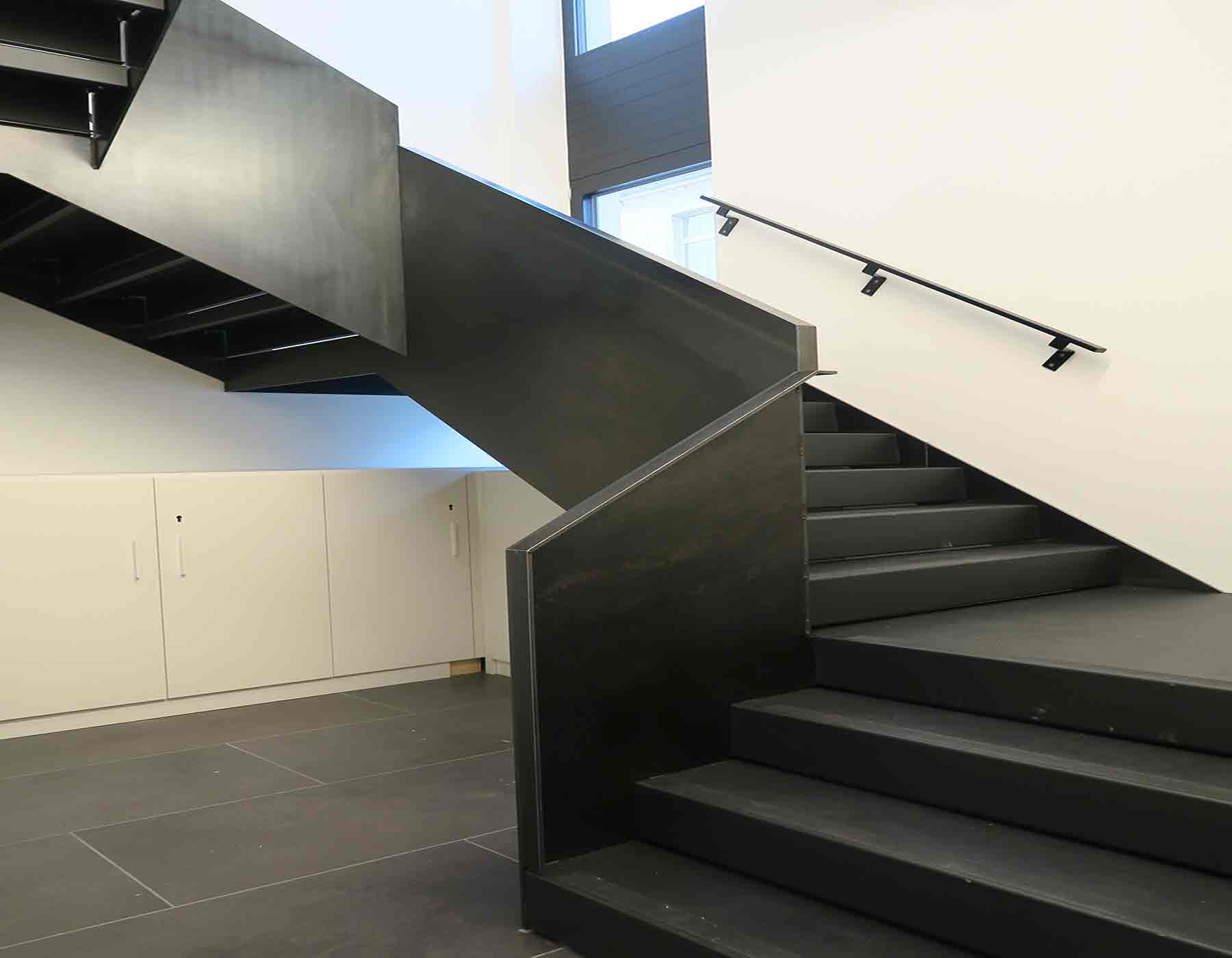 ESCALIER-ACIER-NATURE—TOLE-COMPLET