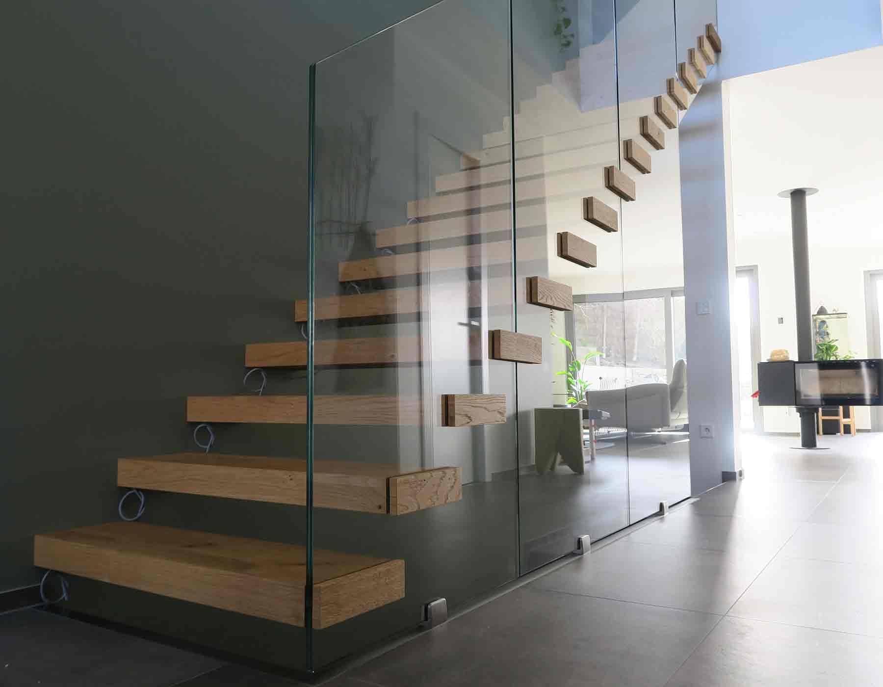 ESCALIER-VOLANT-EN-BOIS