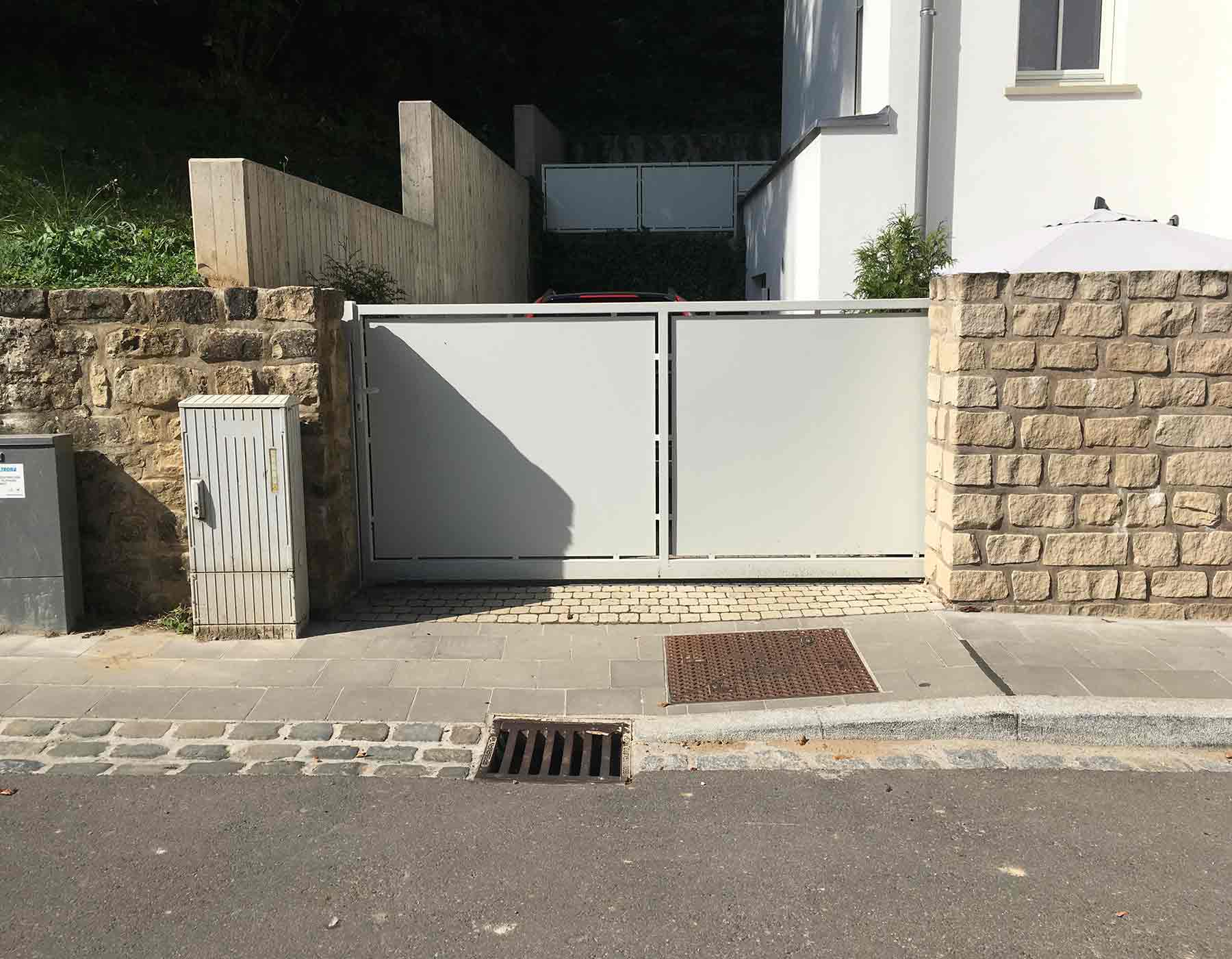 PORTE-ACIER—COULISSANT